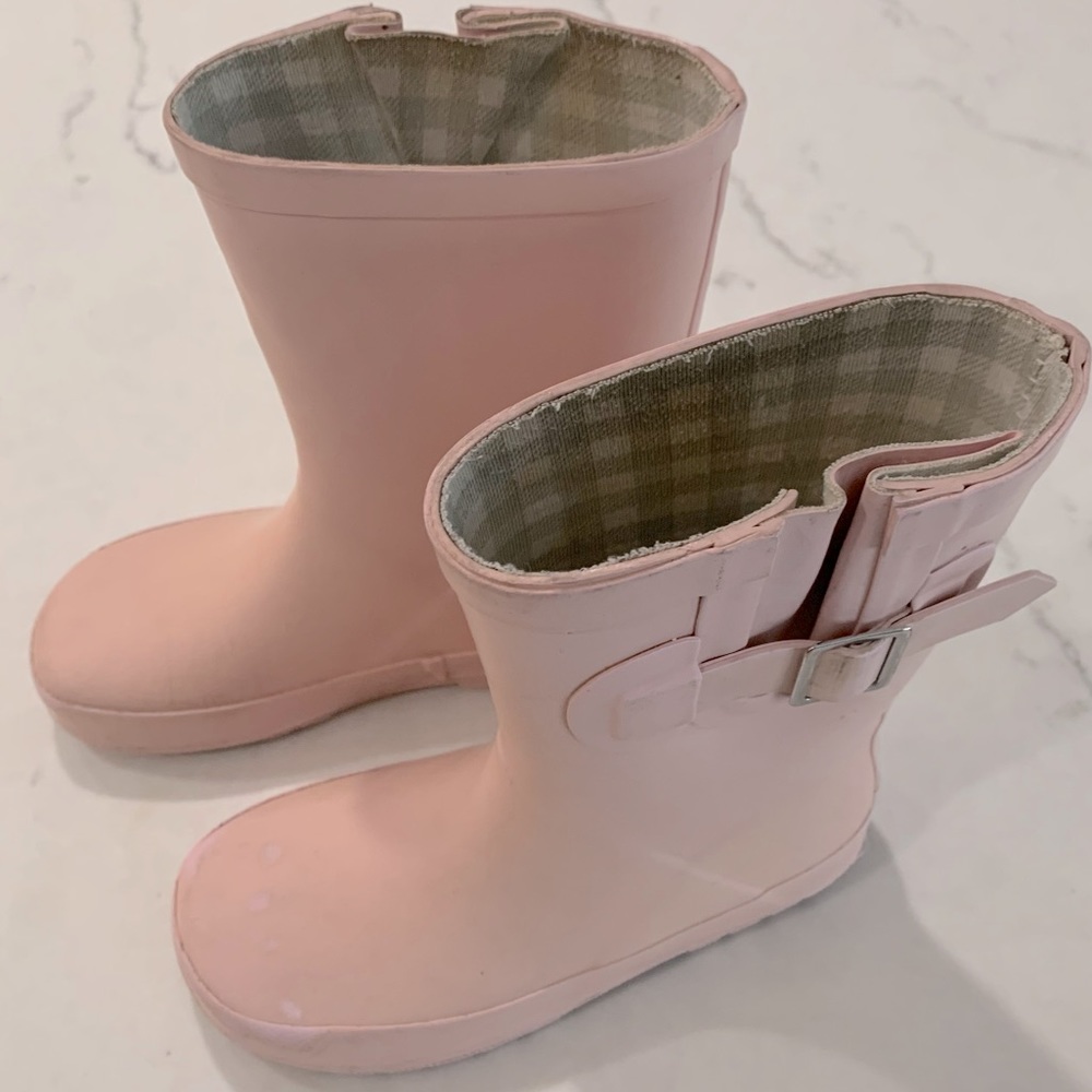 Pink whim & wander rain boots